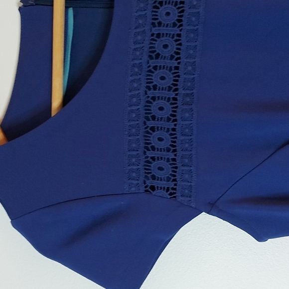 Host Pick Boden Cap Sleeve Dress with Crochet Trim Zippered Back Blue Size 8 - Picture 4 of 6